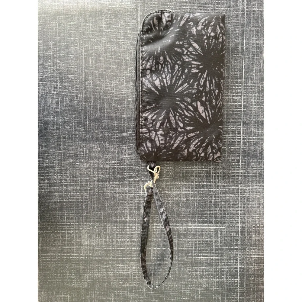Baggallini RFID Blocking Wristlet Wallet Black Gray Floral Burst Nylon Pouch